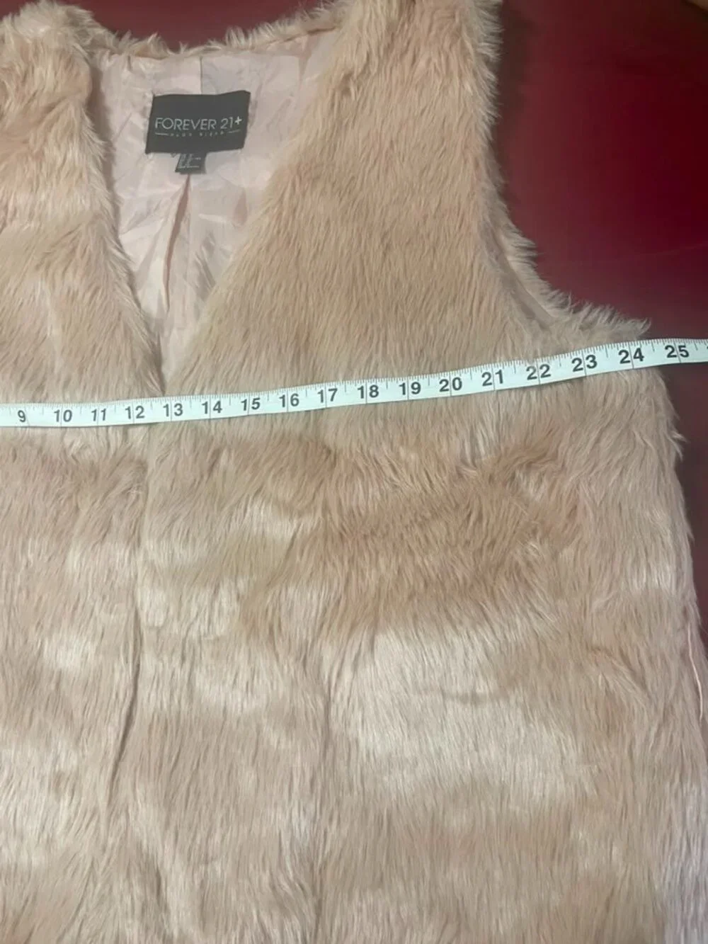 Forever 21+ Light Pink Faux Fur Vest | Size 1X - Picture 4 of 8